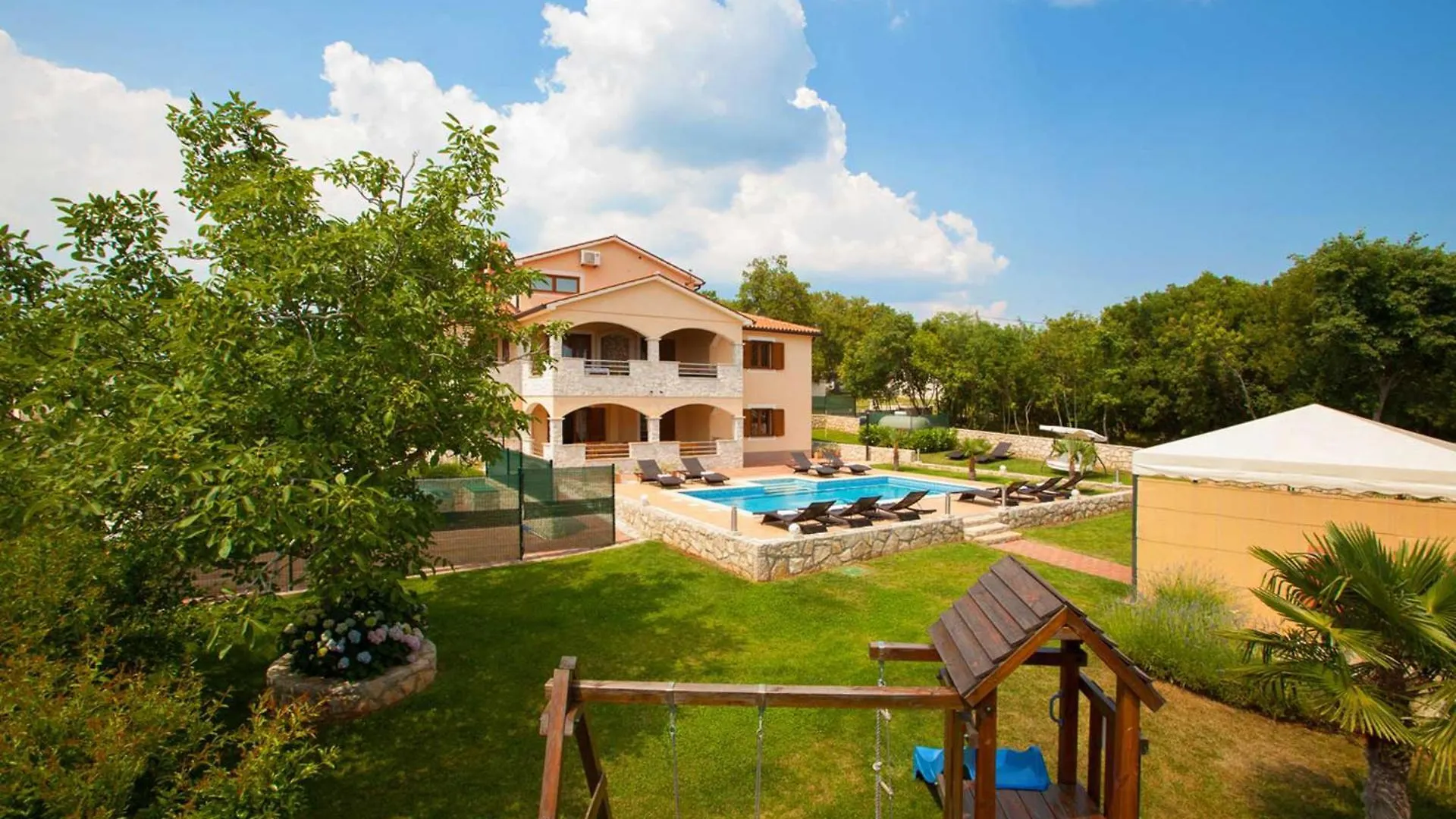 Villa Zora, Beautiful Modern Villa In A Village Near The Sea Trget