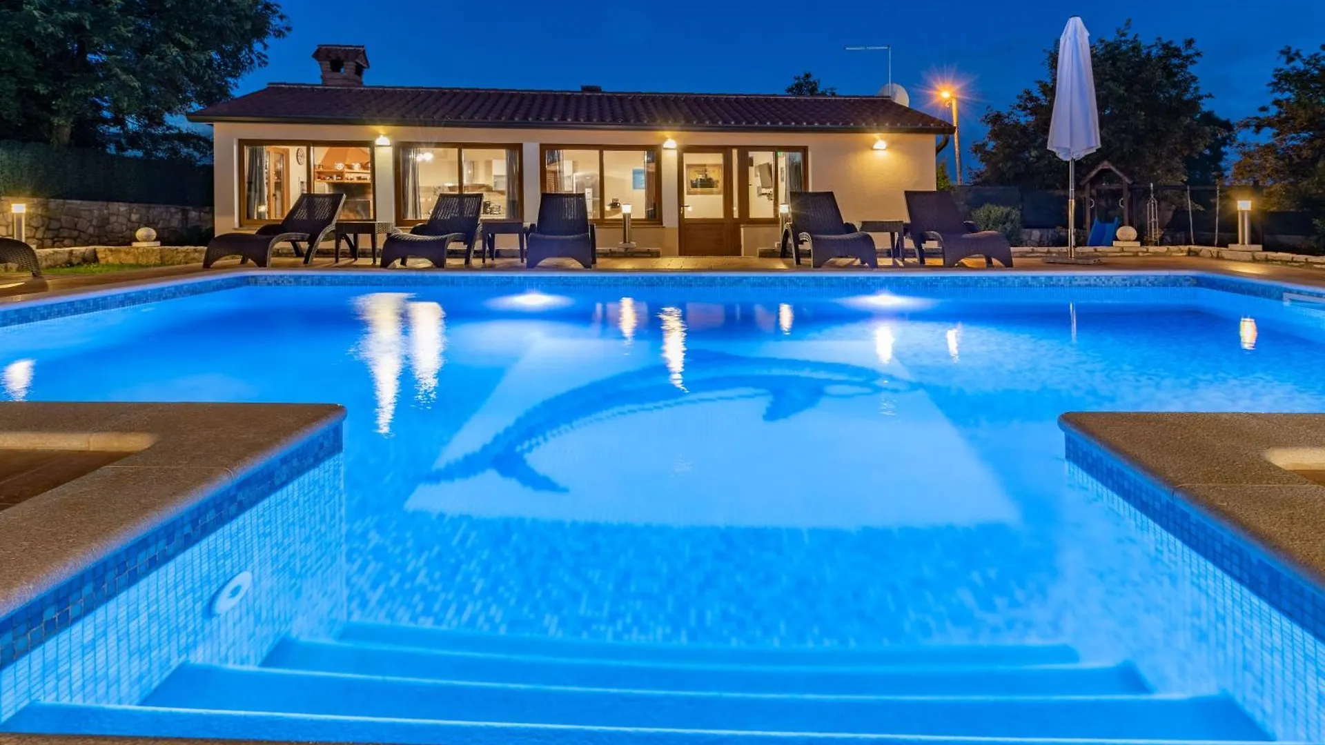 Villa Zora, Beautiful Modern Villa In A Village Near The Sea Trget Κροατία