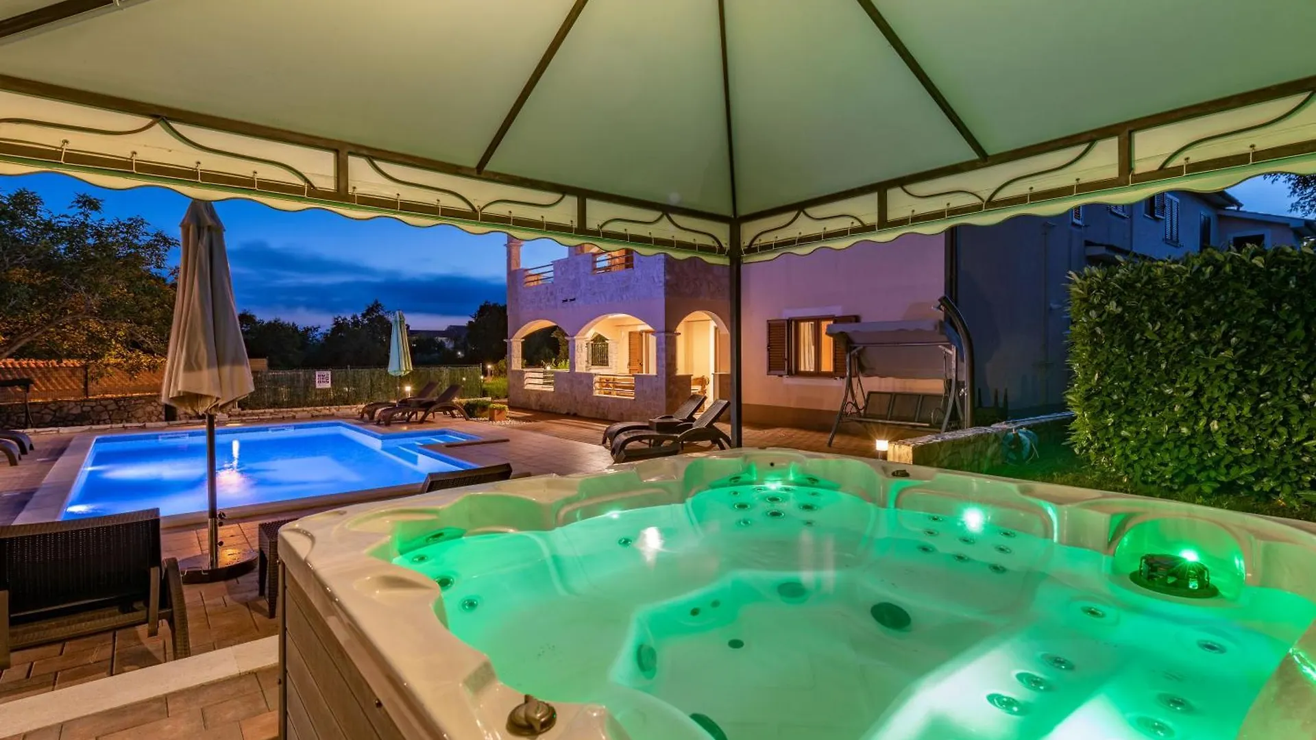 Villa Zora, Beautiful Modern Villa In A Village Near The Sea Trget 0*,  Κροατία