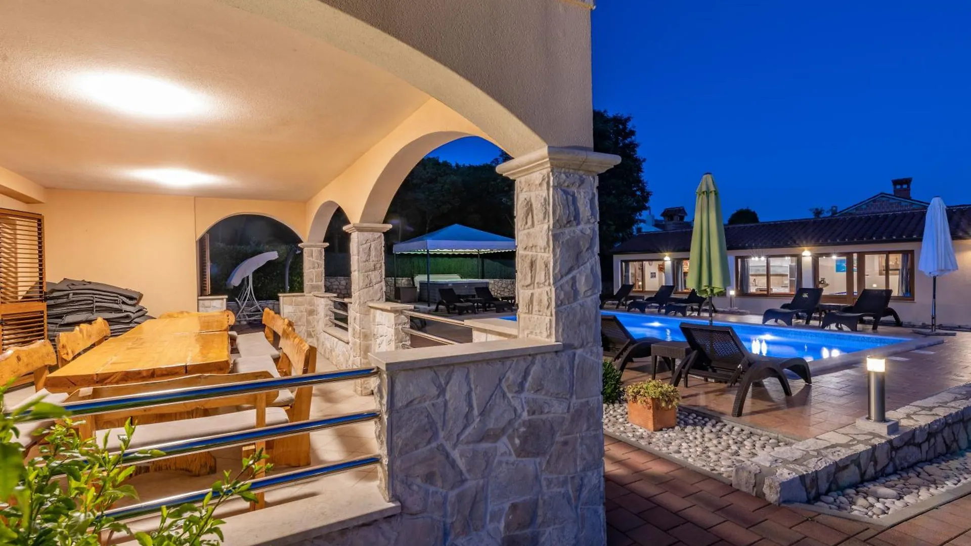 Villa Zora, Beautiful Modern Villa In A Village Near The Sea Trget 0*,  Κροατία